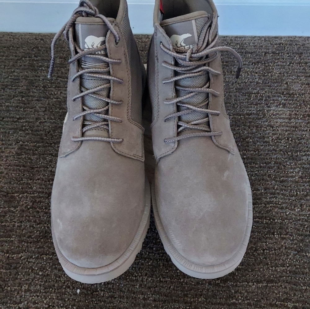 NWOT Sorel women's Caribou  Chukka boots